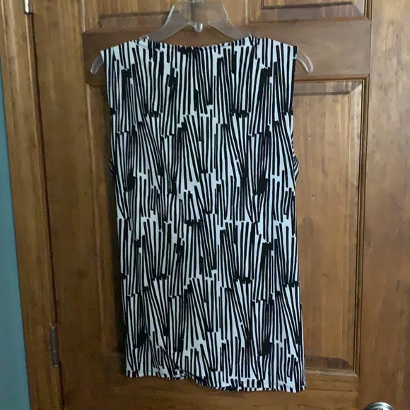 NY&Co shirt🖇️ - Picture 2 of 3